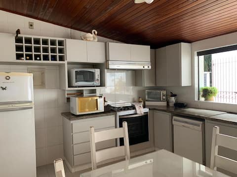 Top Airbnb: Complete farm for leisure with the family. em Jundiaí