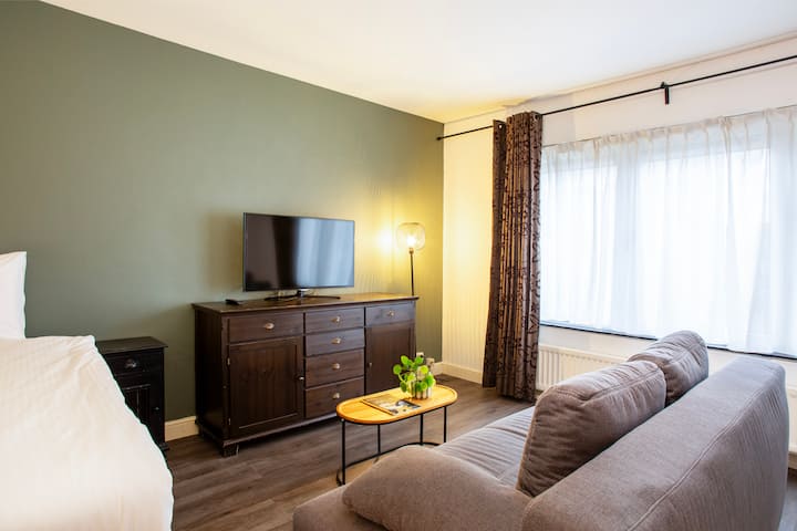 1-bedroom Apartment | Short Walk To Tulip Gardens - Noordwijkerhout