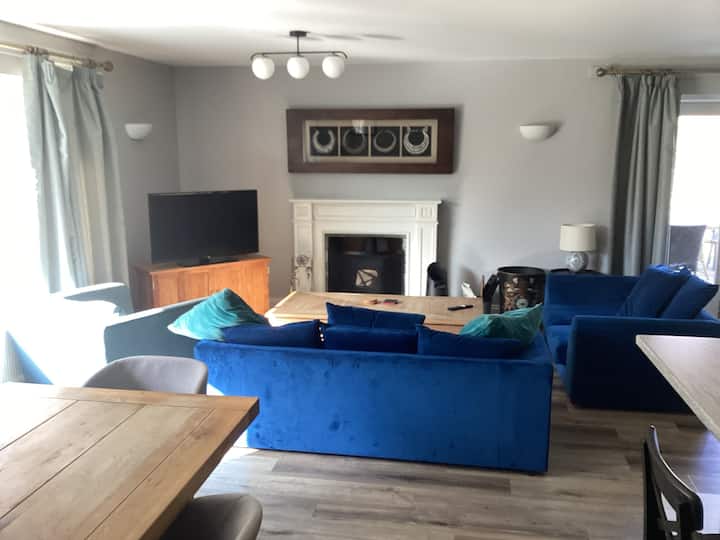 Tarn View Set In Heart Of The Lake District - Windermere
