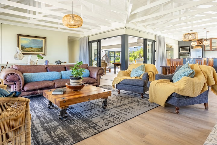 Voëlklip 5 Bedroom House Near Grotto Beach - Hermanus