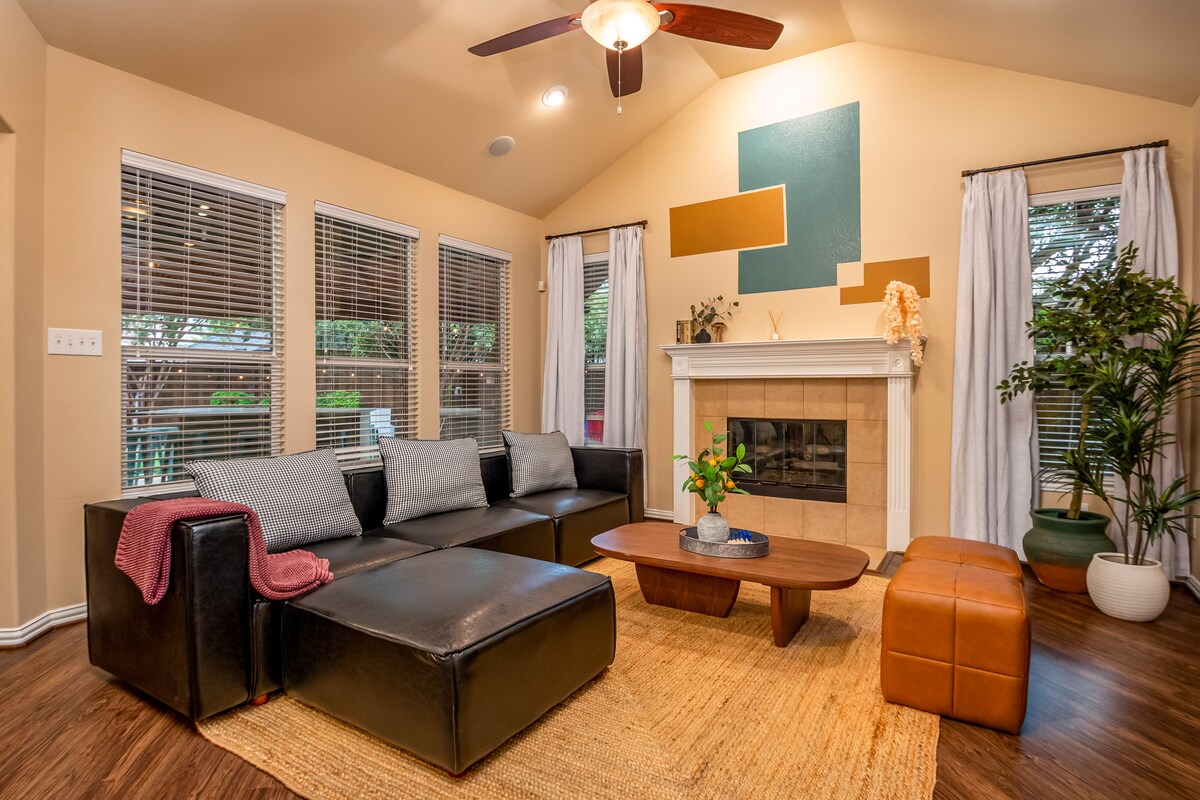 Successful Airbnb property: Luxury Private Heated Pool/BBQ/Kid-friendly in Little Elm