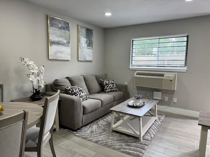 8005 Bowen St, Unit 1 - Houston, TX