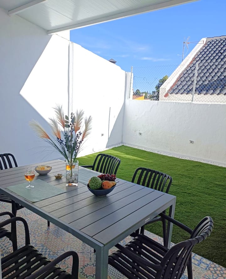 Casa Con Patio Privado A 5 Min De La Playa - Málaga