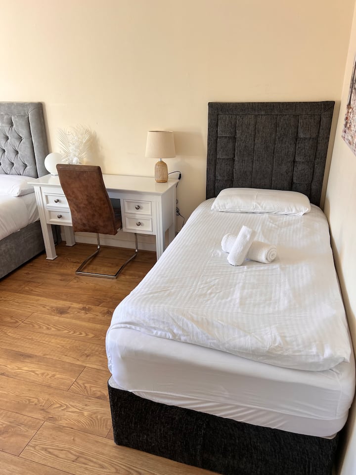 غرفة النوم 2