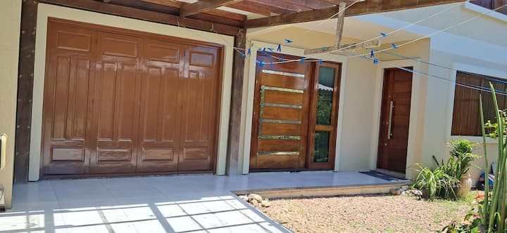 Casa 2 Andar 2 Quartos 2 Salas, Churrasqueira - Arroio do Sal