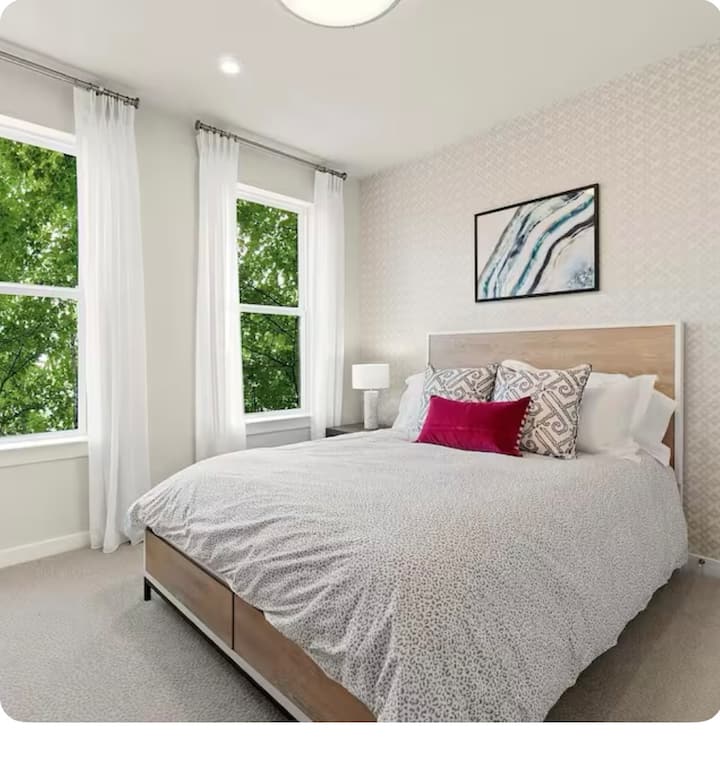 Cozy Bedroom In Charming House - Manassas, VA
