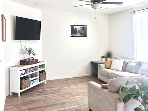 Popular Airbnb listing: “R Mountain Home” Newly developed 3bd 2bth in Fresno