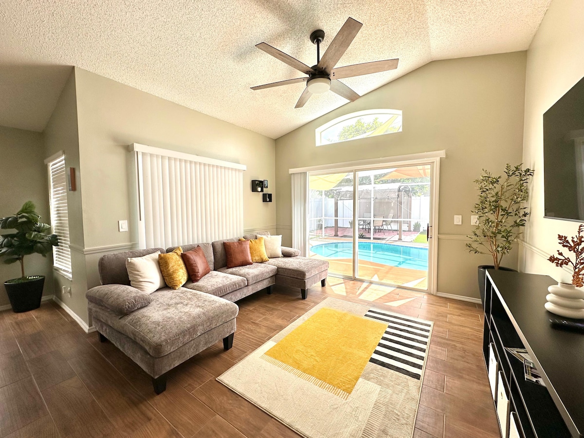 Popular Airbnb listing: "Residence in Kissimmee with Pool" in Buenaventura Lakes