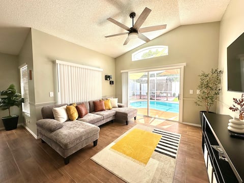 Popular Airbnb listing: "Residence in Kissimmee with Pool" in Buenaventura Lakes
