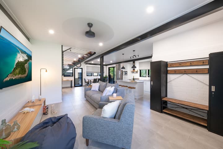 Warren's Place On Airlie - Airlie Beach