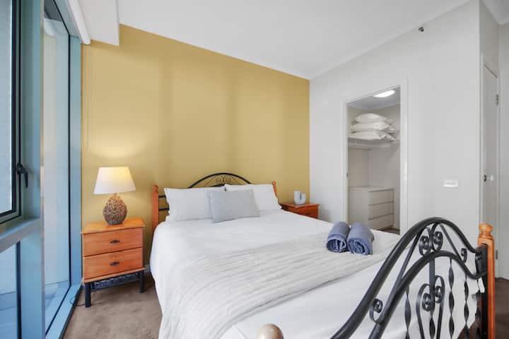 Удобна спална соба 