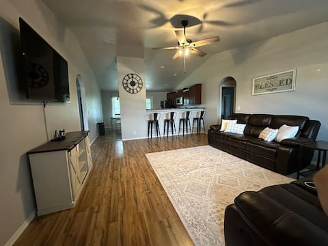 The Cozy Corner • Spacious 3BR w/ Firepit