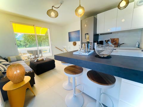 Top performing Airbnb: Caléa luxury duplex, quiet, sunny, between the sea and the golf course in La Grande Motte