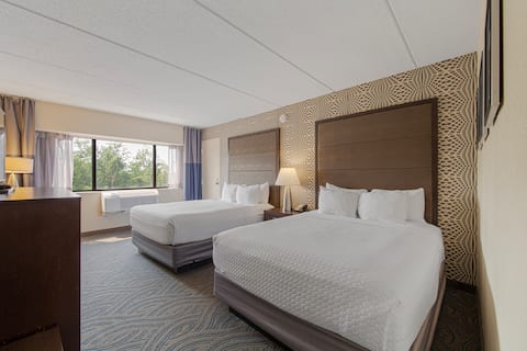 Amenity Rich Double Queen Suite