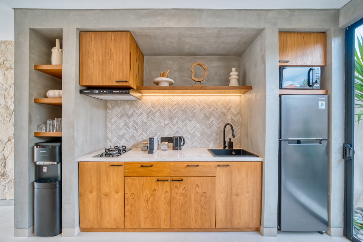 Villa in South Kuta · ★4.67 · 1 bedroom · 1 bed · 1 private bath, Airbnb karşılaştırması