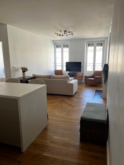 Top Airbnb: Bright T3 Lyon Center in Lyon