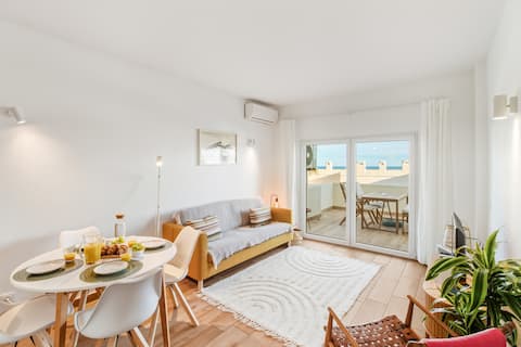 Imóvel de sucesso: Renovated apartment in Praia D. Ana with A/C and Pool em Lagos