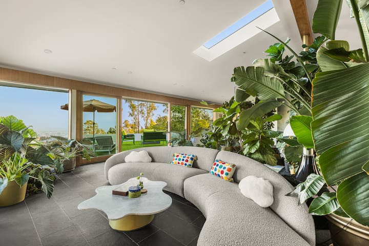 Hollywood Hills Unique Stay | Private | Views gallery image 3