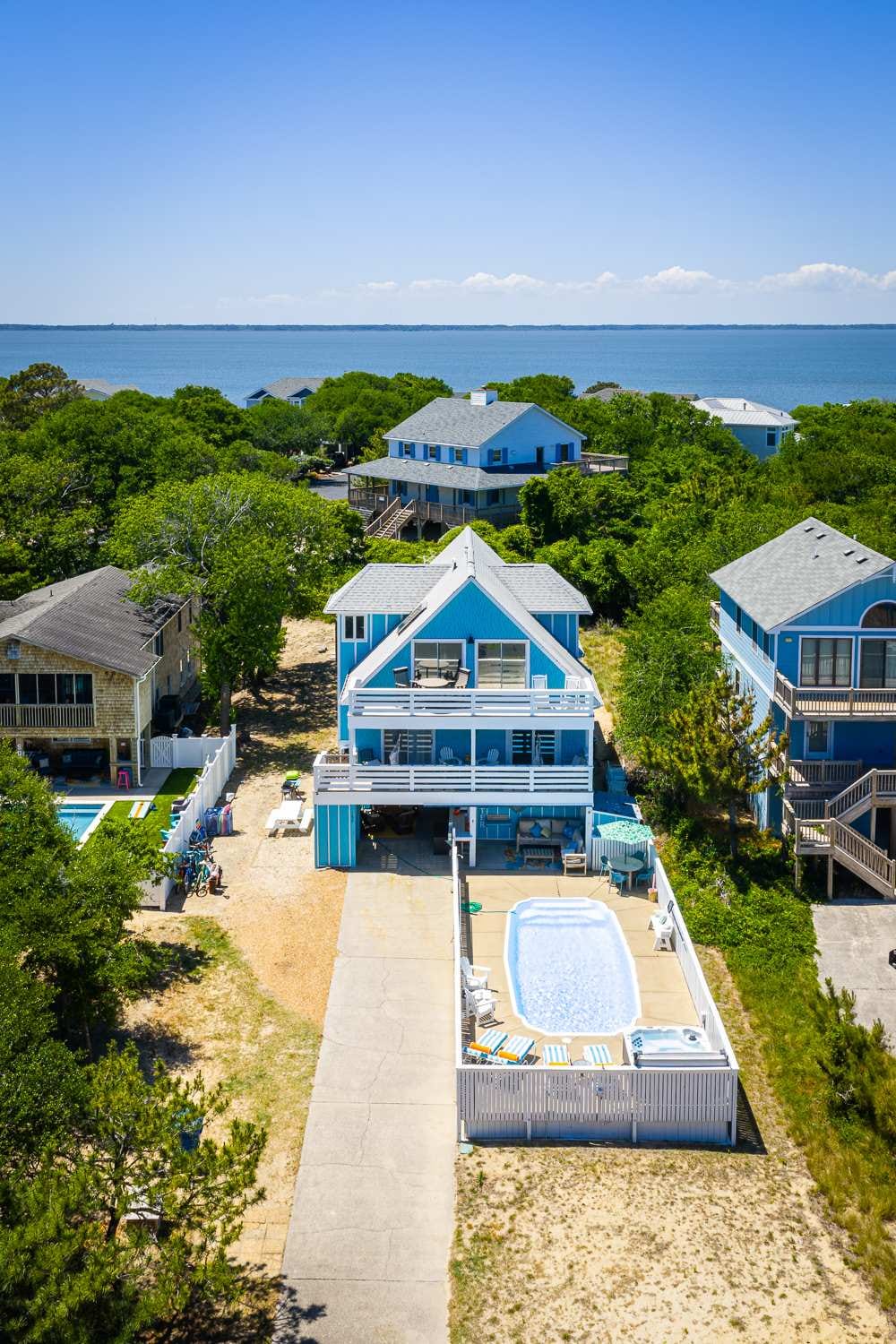 Walk to Duck Soundfront w Pool, Firepit, Cornhole