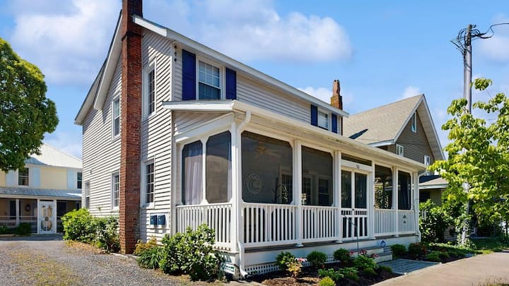 Rehoboth Beach Gem: Porch W/d Walk To Beach! - Rehoboth Beach, DE