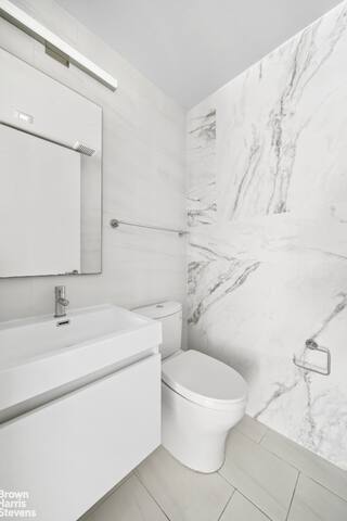 Chelsea Apartment with Terrace gallery image 3