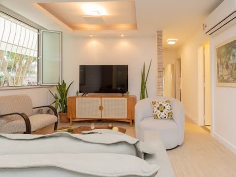 Successful Airbnb property: Garden Oasis in Ipanema-2BR/90m²- Confort&Charming in Rio De Janeiro
