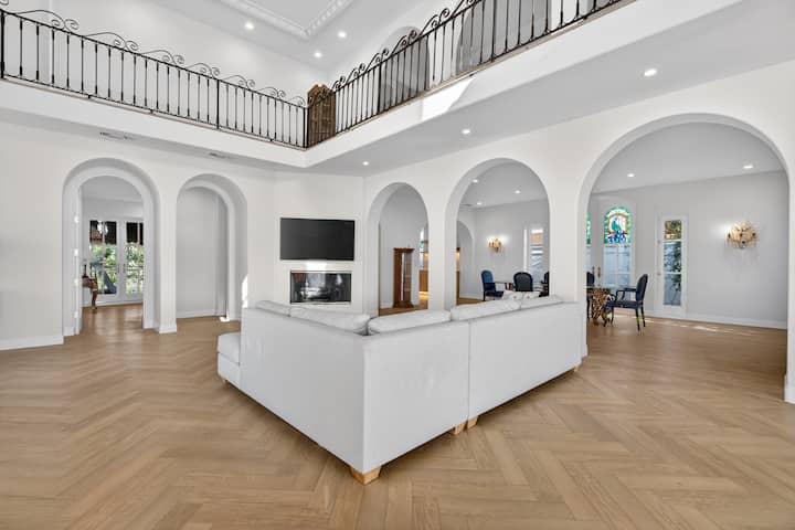Private Hilltop Home With Panoramic View - Calabasas, CA