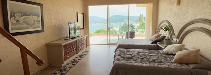 ห้องพัก 2 ห้องพร้อมวิวทะเล – ตื่นขึ้นมาพบกับทะเลจากห้องพักที่สว่างและน่าอยู่แห่งนี้ซึ่งมีทางเข้าระเบียงโดยตรง
ห้องพัก 3 ห้องพร้อมวิวสวน – สว่างและกว้างขวาง ห้องพักแต่ละห้องให้ความสะดวกสบายและความเป็นส่วนตัวสำหรับการเข้าพักที่สมบูรณ์แบบ