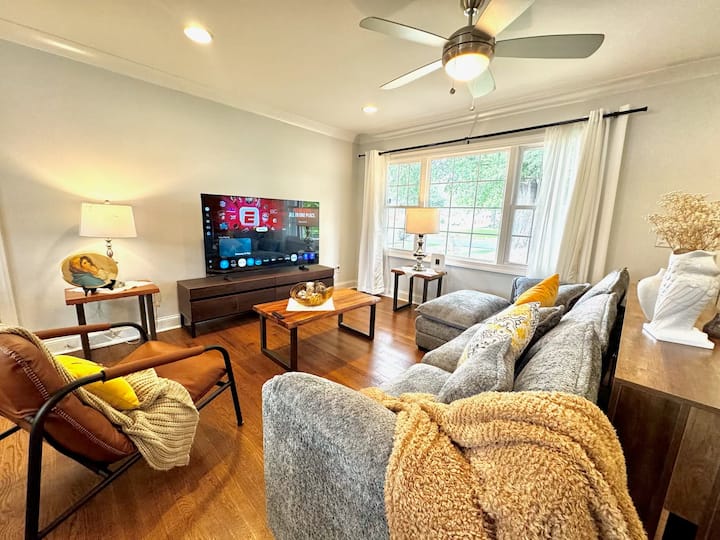 Spacious Charlotte Home/backyard/perfect Forgroups - Charlotte, NC