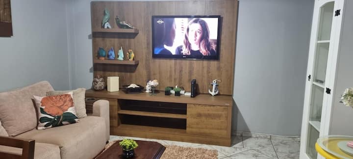 Apê A 600m Da Praia, 2 Quartos E Ar, Com Garagem. - Balneario Camboriú