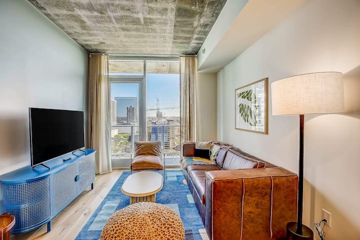 Brand New Rainey St. Condo - City & Water-view Bal - Travis Heights - Austin