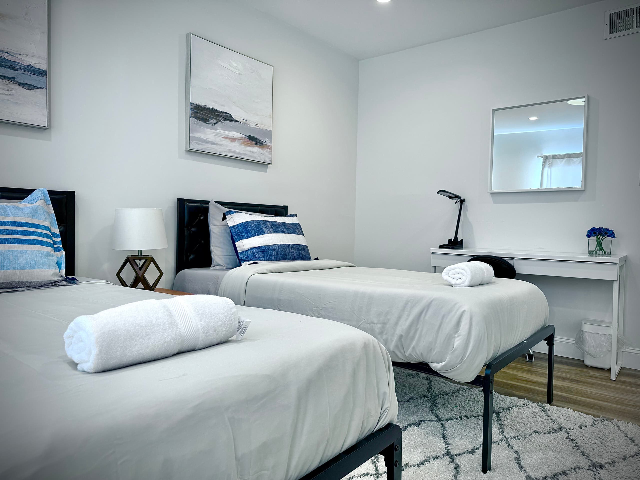Home in South San Francisco · ★5.0 · 3 bedrooms · 4 beds · 2 private baths - Image 20
