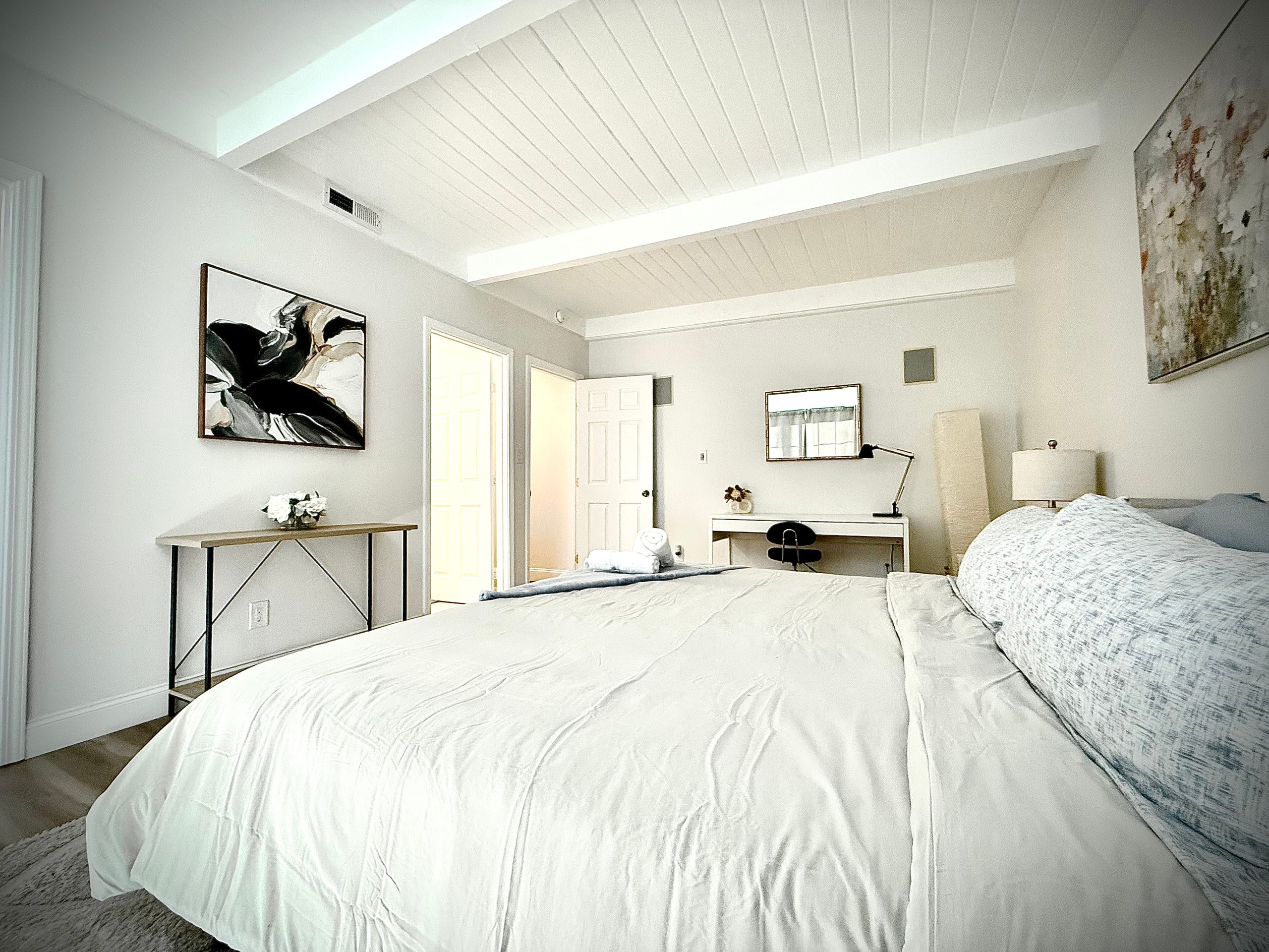 Home in South San Francisco · ★5.0 · 3 bedrooms · 4 beds · 2 private baths - Image 28