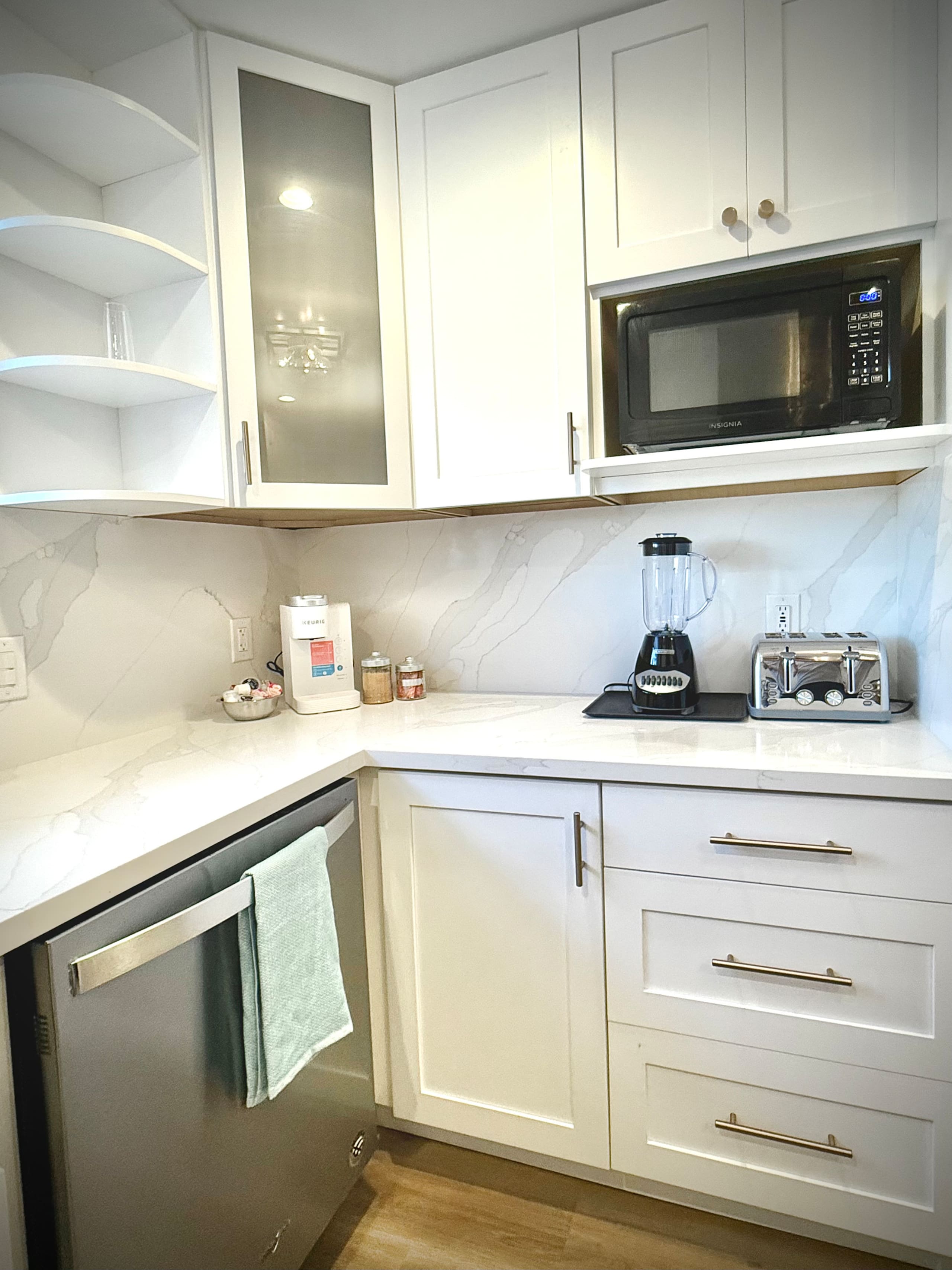Home in South San Francisco · ★5.0 · 3 bedrooms · 4 beds · 2 private baths - Image 11