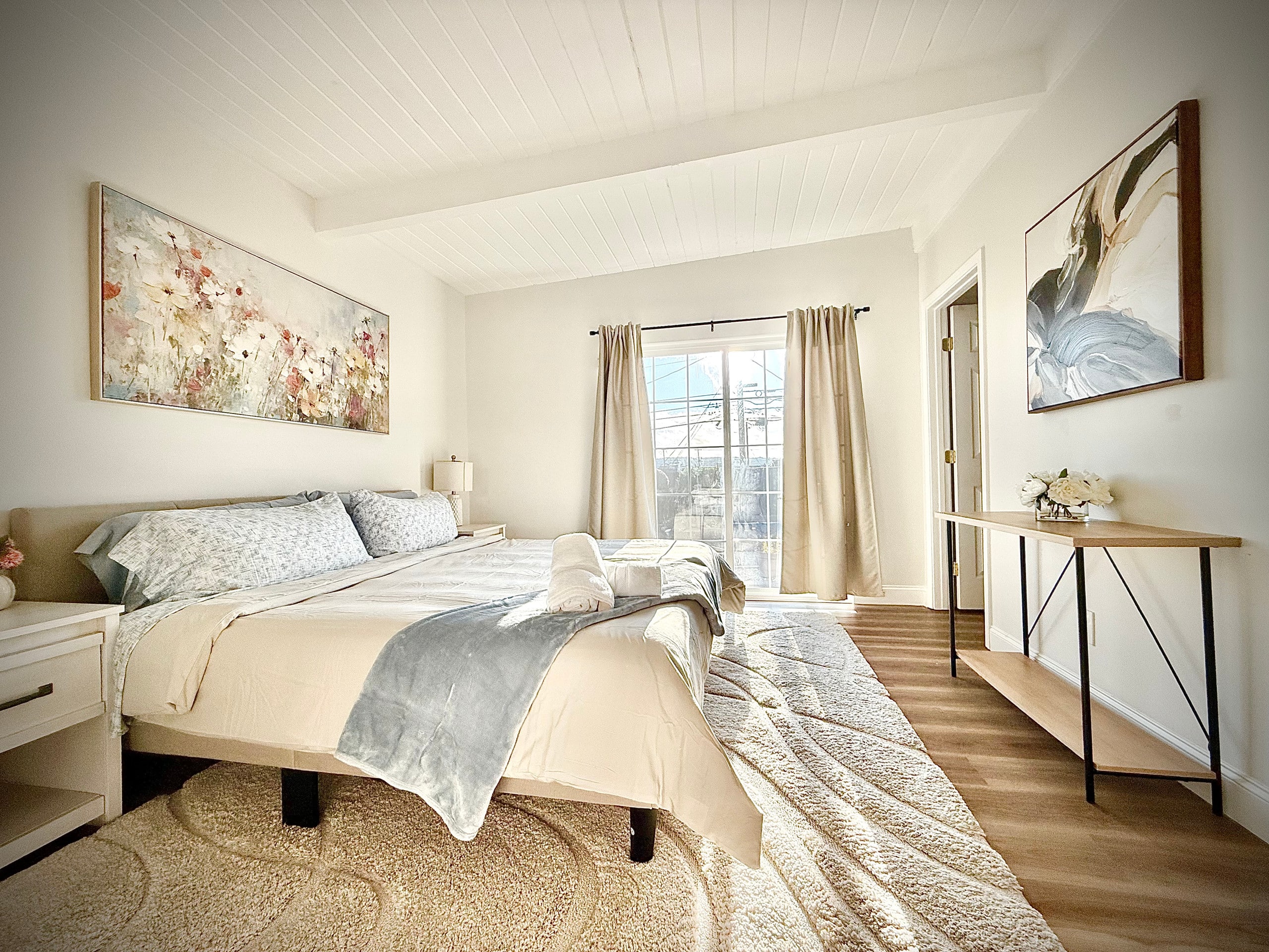 Home in South San Francisco · ★5.0 · 3 bedrooms · 4 beds · 2 private baths - Image 3
