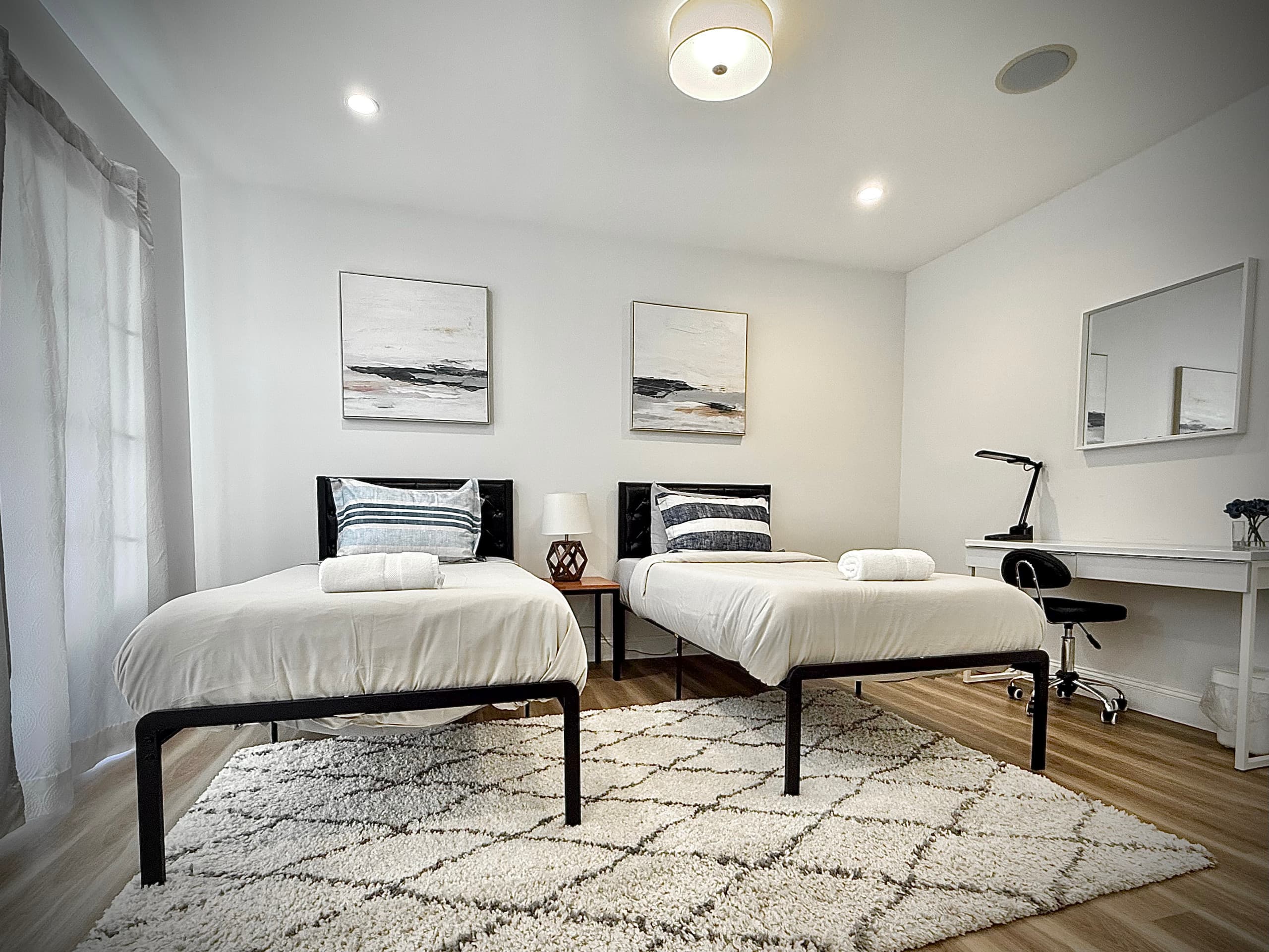Home in South San Francisco · ★5.0 · 3 bedrooms · 4 beds · 2 private baths - Image 23
