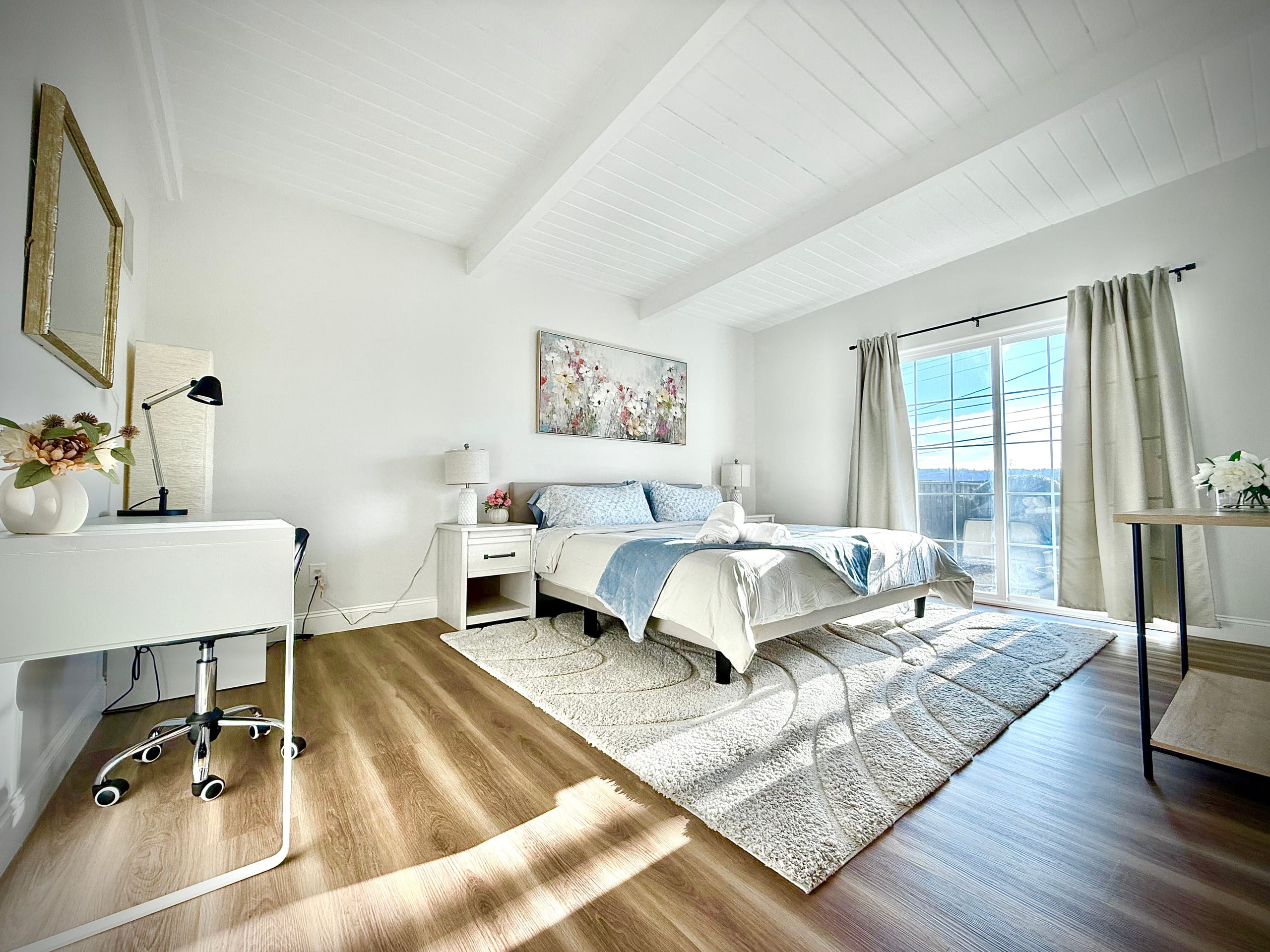 Home in South San Francisco · ★5.0 · 3 bedrooms · 4 beds · 2 private baths - Image 4