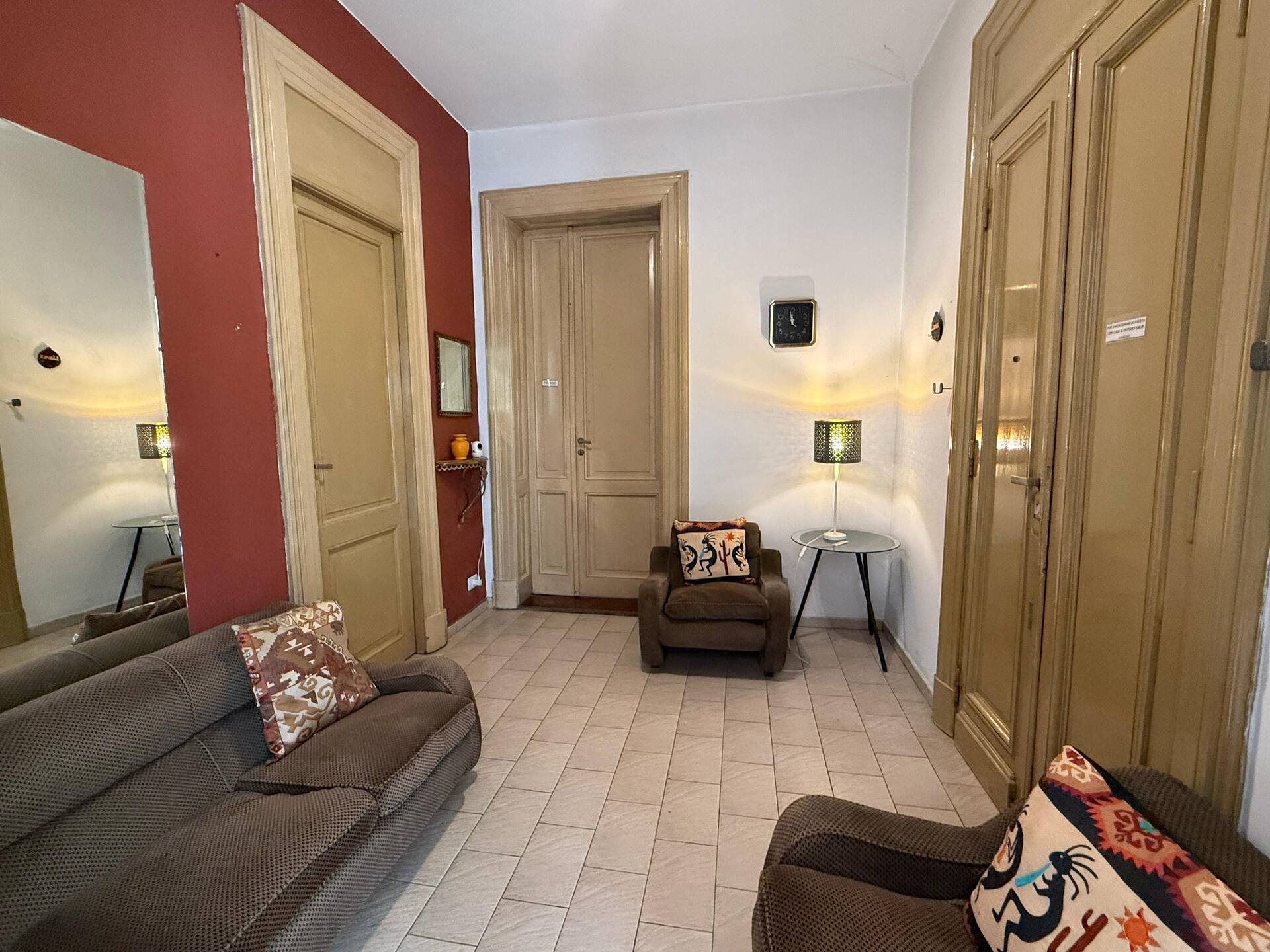 Private room in apartment in Monserrat