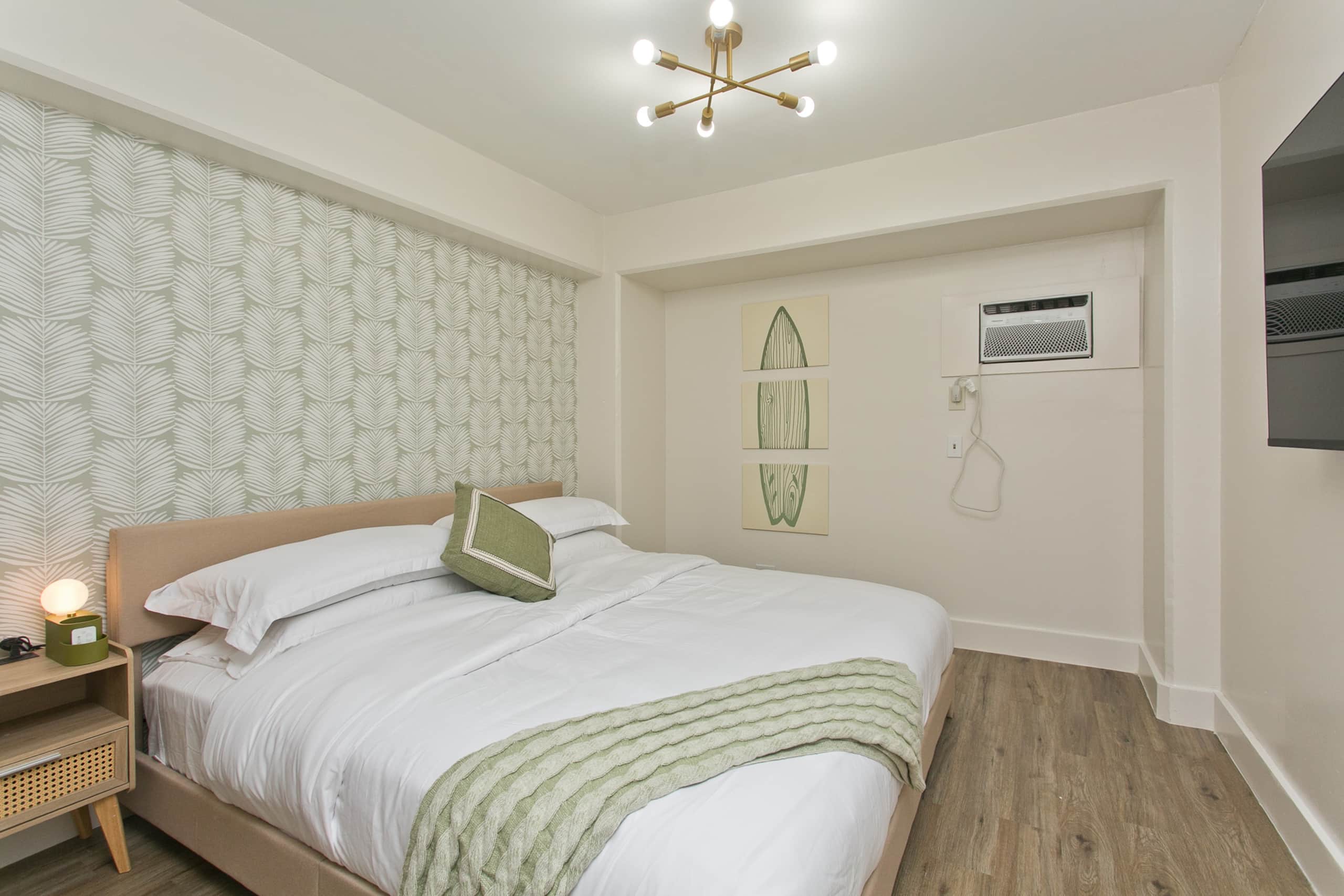 Home in Honolulu · ★4.55 · 2 bedrooms · 3 beds · 2 private baths - Image 11