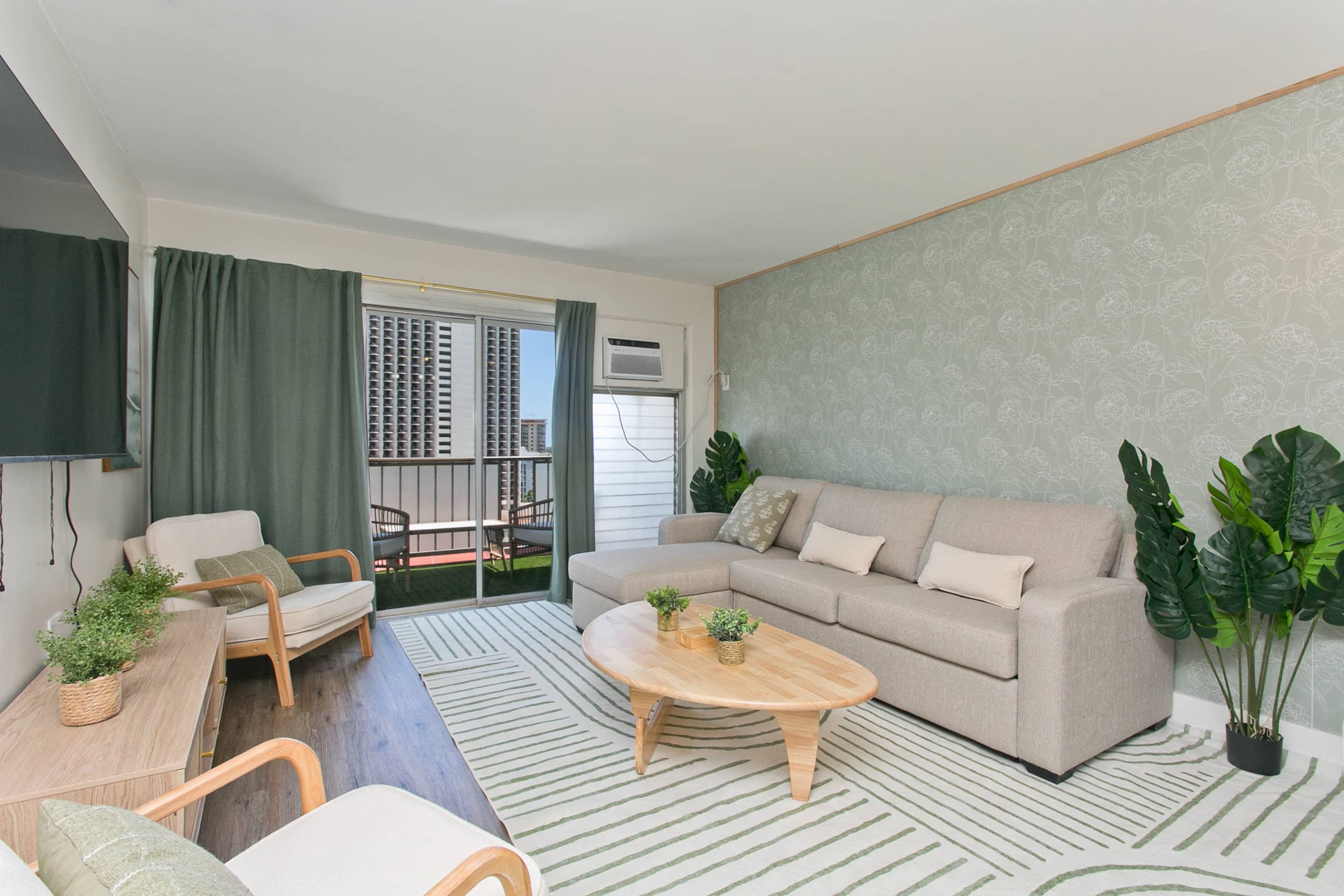 Home in Honolulu · ★4.55 · 2 bedrooms · 3 beds · 2 private baths - Image 2