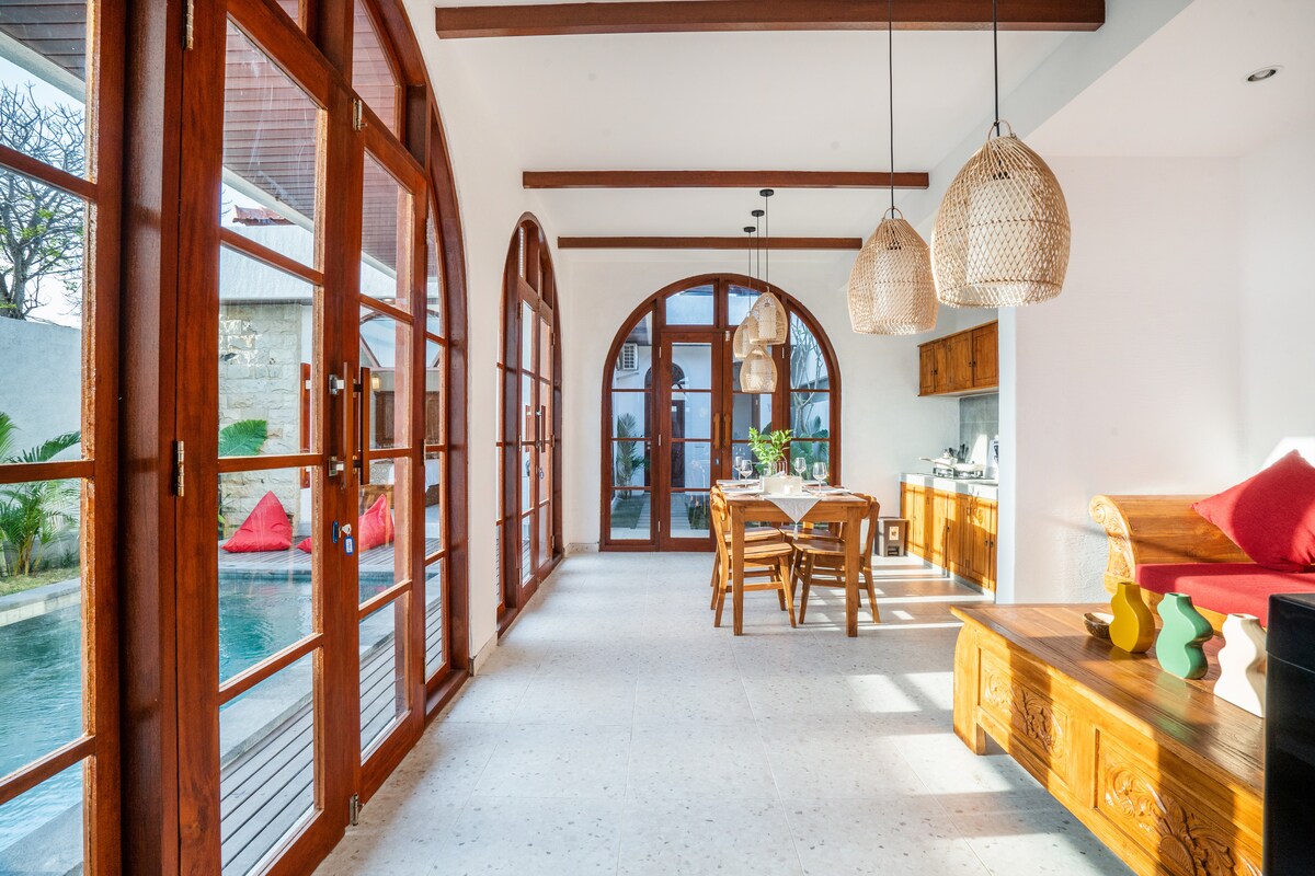 Villa in South Kuta · ★4.88 · 2 bedrooms · 2 beds · 2 baths, comparabile Airbnb