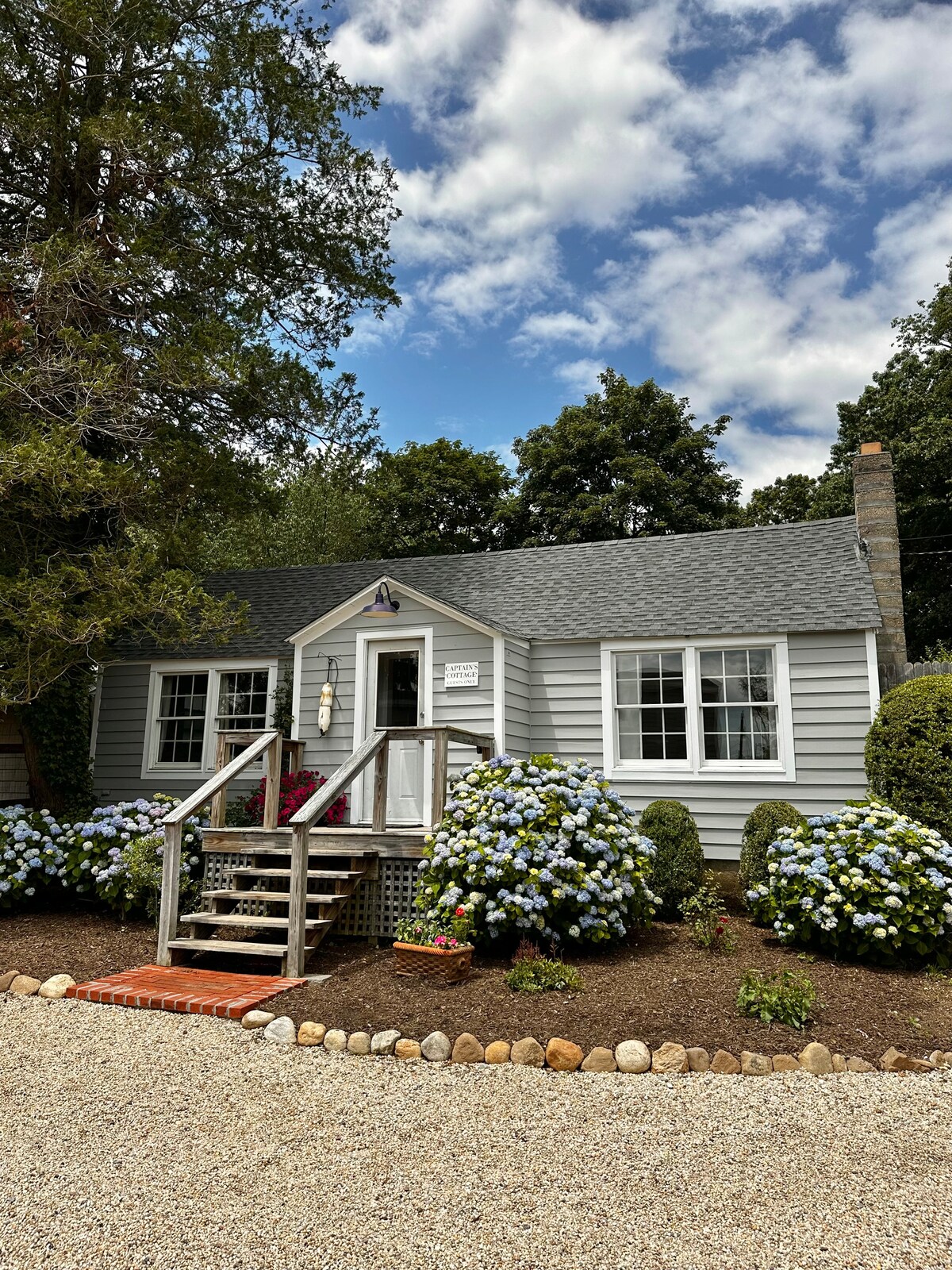 Captain's Cottage on Working Farm with Animals - Cabins for Rent