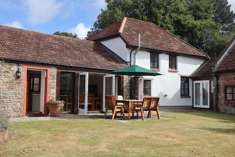 Successful Airbnb property: Charming barn conversion in N. Devon countryside in North Devon