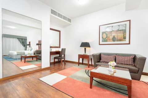 Top Airbnb: Deluxe Room | Daily Stay in Sharjah in Al Nahda First