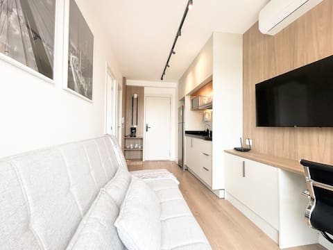Popular Airbnb listing: Moema Luxury - Gym, Pool, Near Metro & Ibira Shopping in Moema