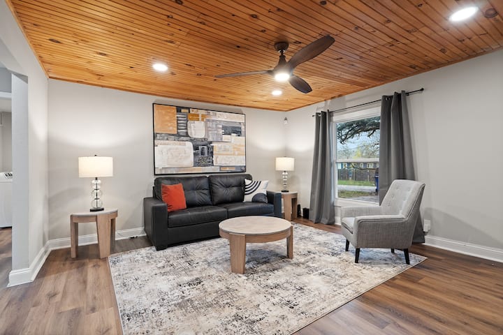 Cozy City Living Greenville | Easy Downtown Access - Greenville, TX