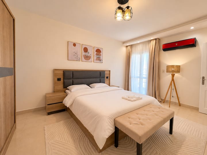 Paradise 2BDR In Rehab City: Bedroom 1