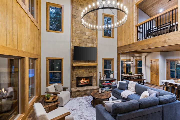 New Luxury Cabin Sauna-hot Tub-mini Golf-firepit - Ellijay, GA