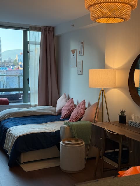 Popular Airbnb listing: Davie/Burrard Summer Patio •Cool Zoned AC •P Incl in West End