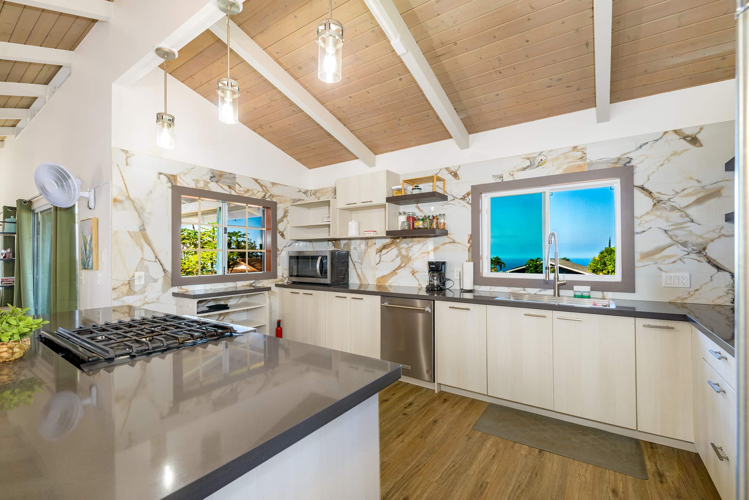 Home in Kailua-Kona · ★4.82 · 3 bedrooms · 5 beds · 2 private baths - Image 8